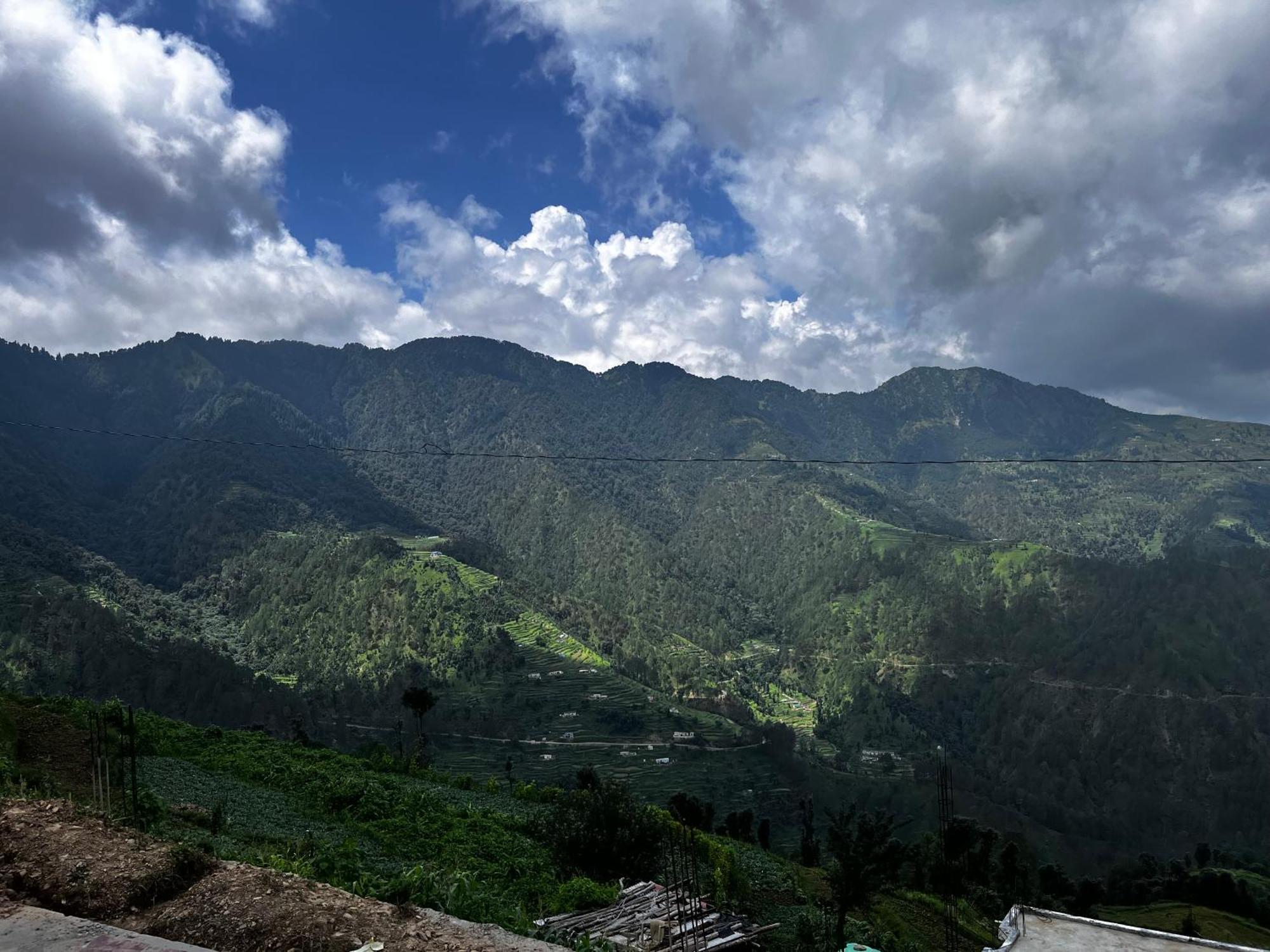 Himalayan Hill Top Resort Kanatal Exterior foto